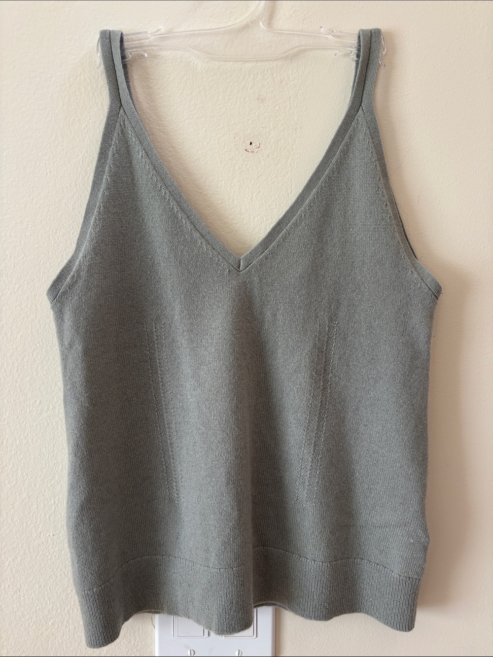Classic V-Neck Cashmere Knit Tank Top - Sage Green XS